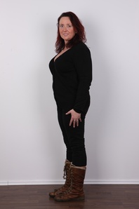 3. Download full pics of Pavla (45) from czechcasting.com