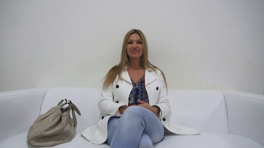 1. Download full pics of Klara (30) from czechcasting.com