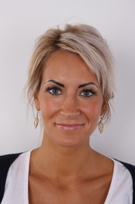 1. Download full pics of Martina (25) from czechcasting.com