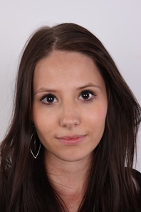 1. Download full pics of Linda (18) from czechcasting.com