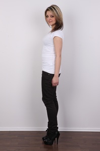 3. Download full pics of Lucie (21) from czechcasting.com