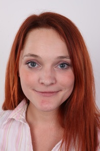 1. Download full pics of Zaneta (27) from czechcasting.com