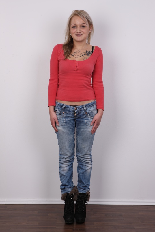 2. Download full pics of Tereza (18) from czechcasting.com