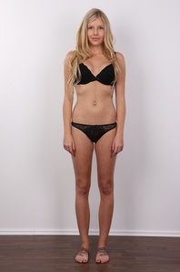 5. Download full pics of Klara (21) from czechcasting.com