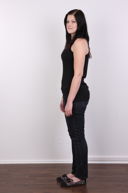 3. Download full pics of Eva (22) from czechcasting.com