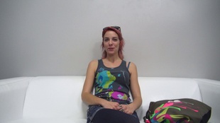 1. Download full pics of Viktorie (20) from czechcasting.com