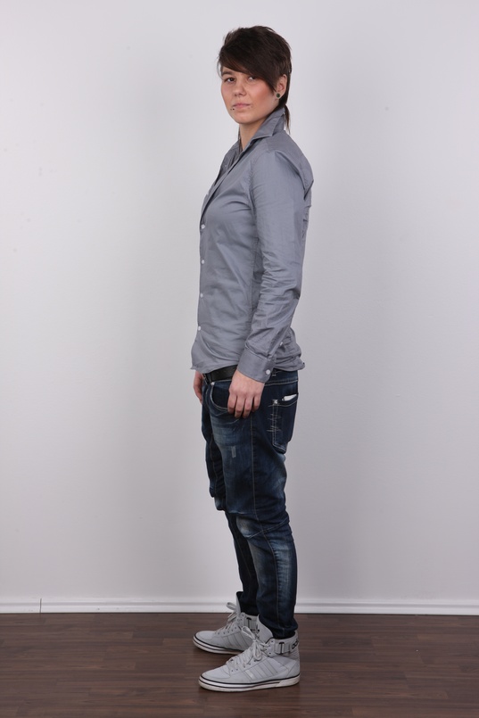 3. Download full pics of Lucie (21) from czechcasting.com