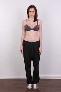 4. Download full pics of Tereza (21) from czechcasting.com