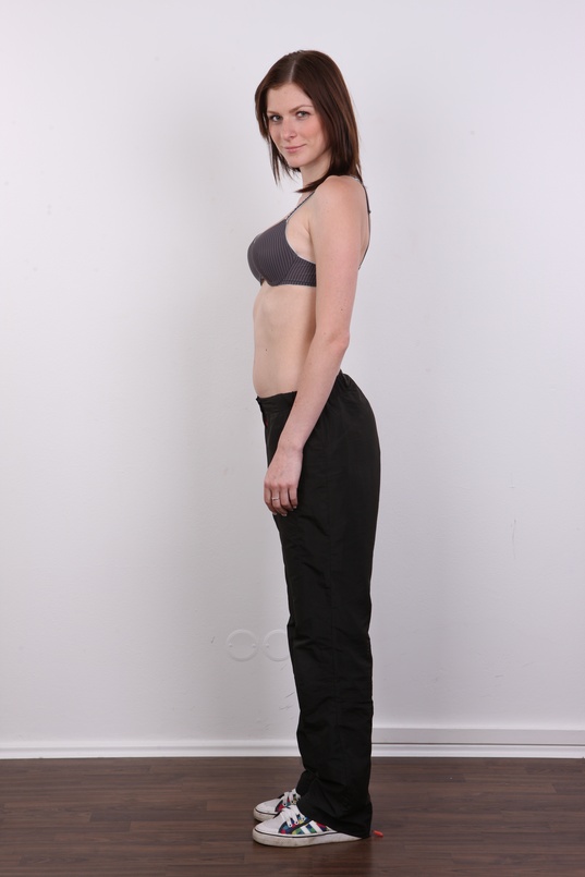 5. Download full pics of Tereza (21) from czechcasting.com