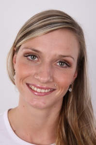 1. Download full pics of Lucie (22) from czechcasting.com