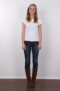 2. Download full pics of Lucie (22) from czechcasting.com