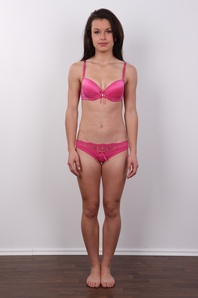 7. Download full pics of Laura (21) from czechcasting.com