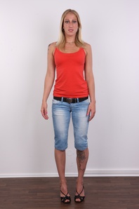 2. Download full pics of Sarka (25) from czechcasting.com