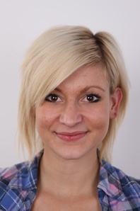 1. Download full pics of Lucie (20) from czechcasting.com