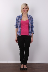 2. Download full pics of Lucie (20) from czechcasting.com