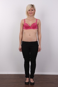 4. Download full pics of Lucie (20) from czechcasting.com