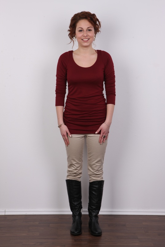 2. Download full pics of Natalie (20) from czechcasting.com