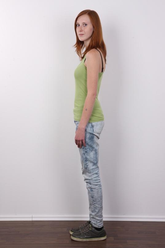 3. Download full pics of Jarka (19) from czechcasting.com