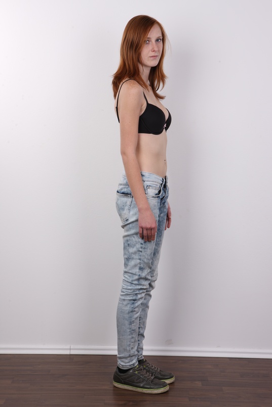 5. Download full pics of Jarka (19) from czechcasting.com