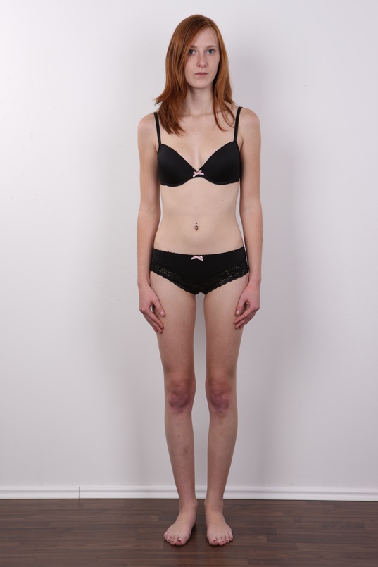 7. Download full pics of Jarka (19) from czechcasting.com