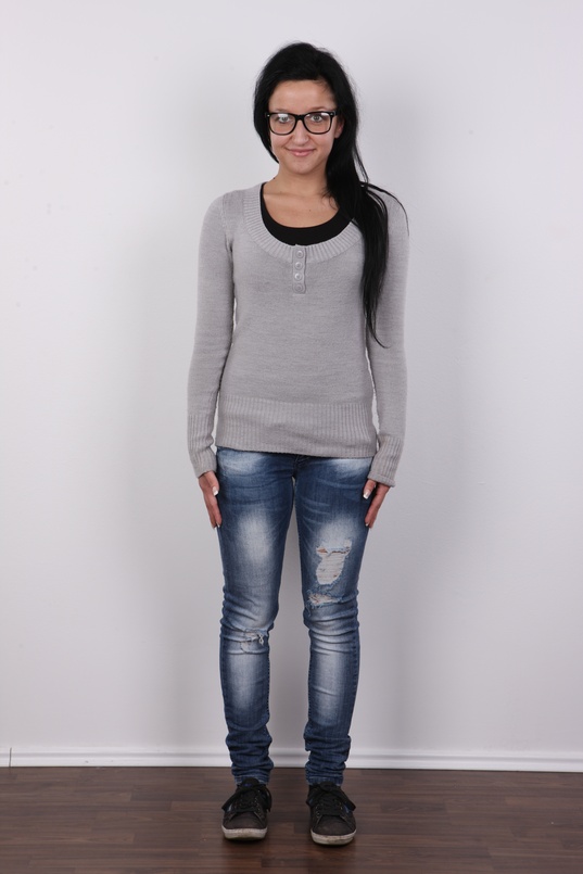 2. Download full pics of Hana (21) from czechcasting.com