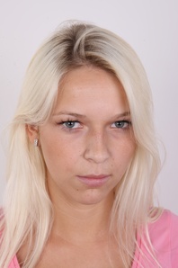 1. Download full pics of Denisa (20) from czechcasting.com