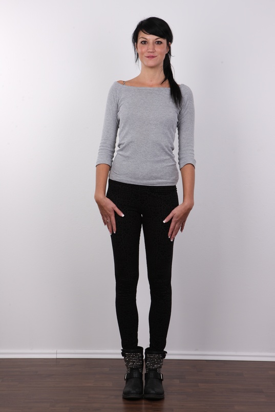 2. Download full pics of Barbora (31) from czechcasting.com