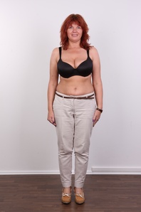 4. Download full pics of Zuzana (43) from czechcasting.com