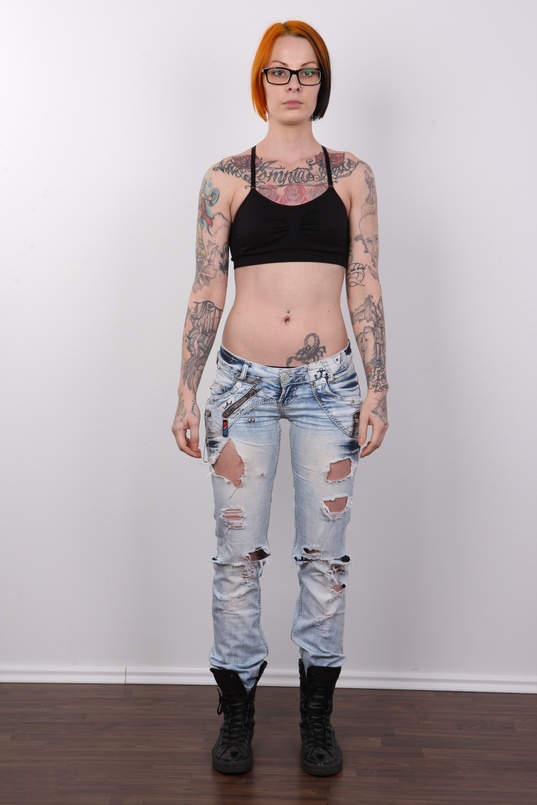 4. Download full pics of Alexandra (26) from czechcasting.com