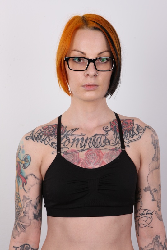 6. Download full pics of Alexandra (26) from czechcasting.com