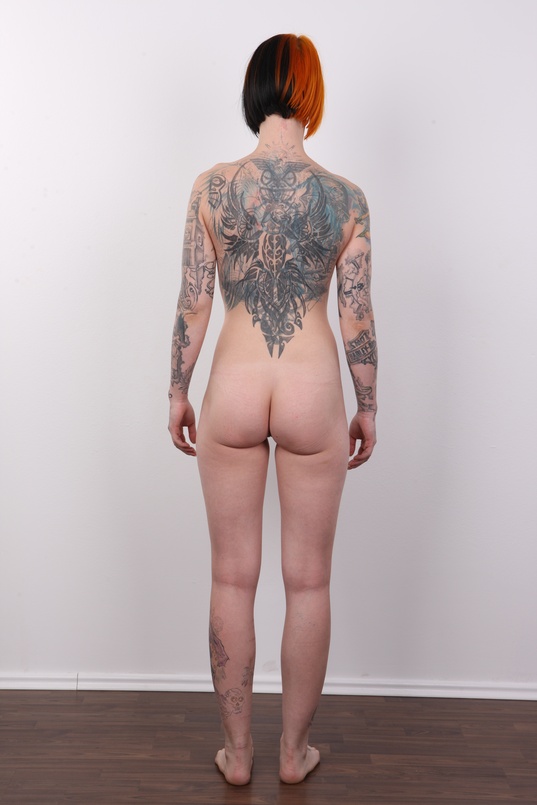 16. Download full pics of Alexandra (26) from czechcasting.com