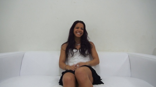 1. Download full pics of Ivana (25) from czechcasting.com