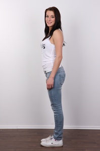 3. Download full pics of Saskia (20) from czechcasting.com