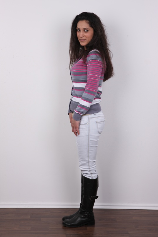 3. Download full pics of Radeva (22) from czechcasting.com