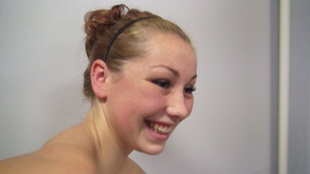 7. Download full pics of Alzbeta (18) from czechcasting.com