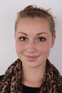 1. Download full pics of Alzbeta (18) from czechcasting.com