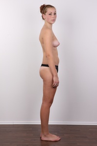 7. Download full pics of Alzbeta (18) from czechcasting.com