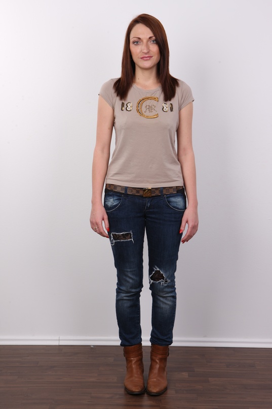 2. Download full pics of Denisa (25) from czechcasting.com