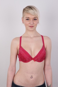 6. Download full pics of Karolina (18) from czechcasting.com