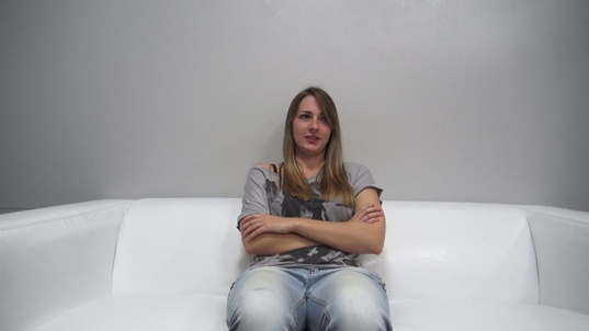 1. Download full pics of Denisa (21) from czechcasting.com