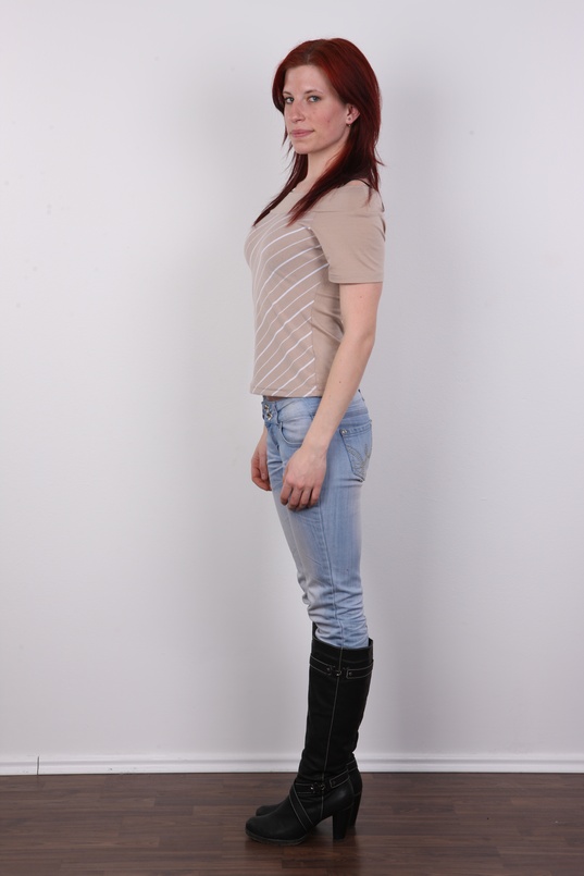 3. Download full pics of Sarah (21) from czechcasting.com