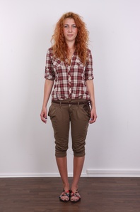 2. Download full pics of Zuzana (20) from czechcasting.com