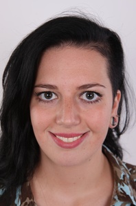 1. Download full pics of Magda (21) from czechcasting.com