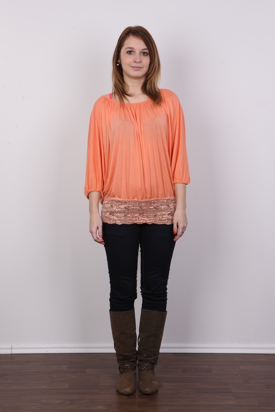 2. Download full pics of Alena (23) from czechcasting.com