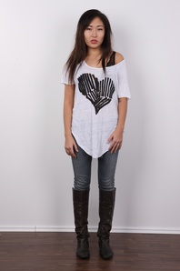 2. Download full pics of Mira (20) from czechcasting.com