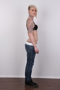 5. Download full pics of Emilie (27) from czechcasting.com