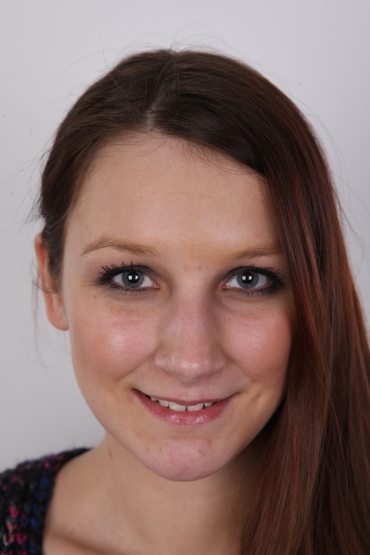 1. Download full pics of Lucie (22) from czechcasting.com