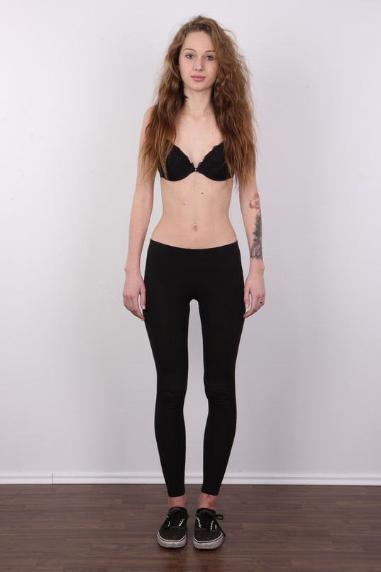 4. Download full pics of Natalie (18) from czechcasting.com