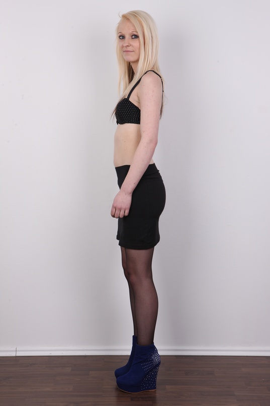 5. Download full pics of Lucie (22) from czechcasting.com