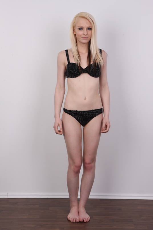 7. Download full pics of Lucie (22) from czechcasting.com